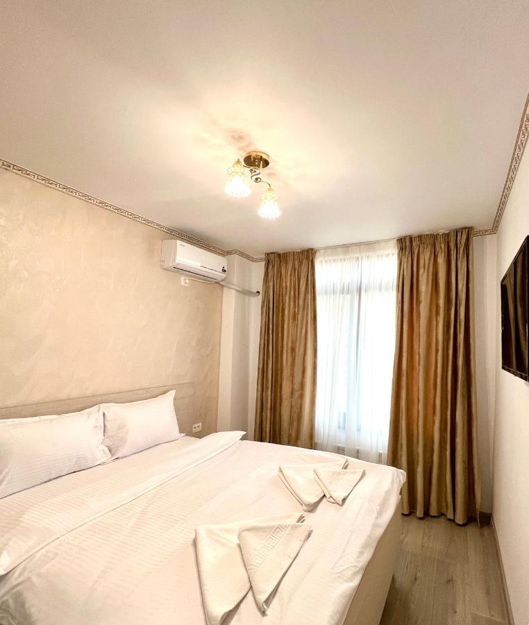 Hotel Marina 2 Букурещ Екстериор снимка