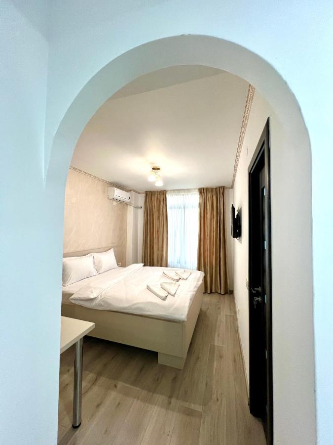 Hotel Marina 2 Букурещ Екстериор снимка