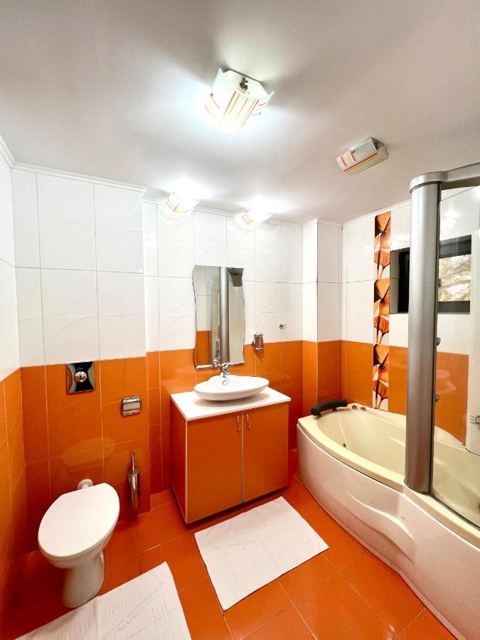 Hotel Marina 2 Букурещ Екстериор снимка