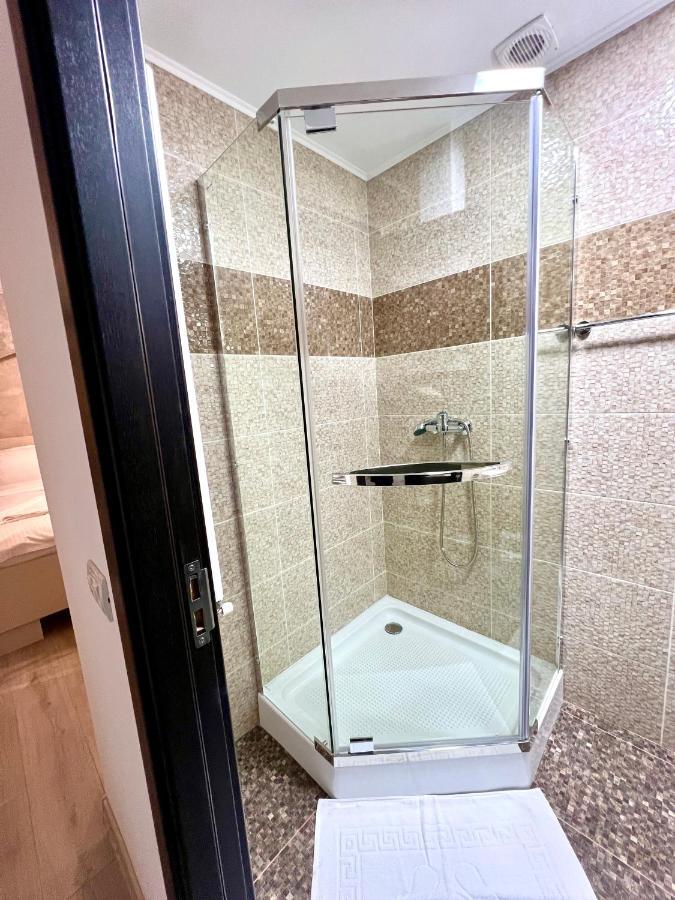 Hotel Marina 2 Букурещ Екстериор снимка