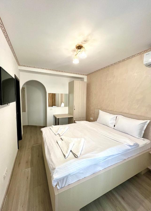 Hotel Marina 2 Букурещ Екстериор снимка