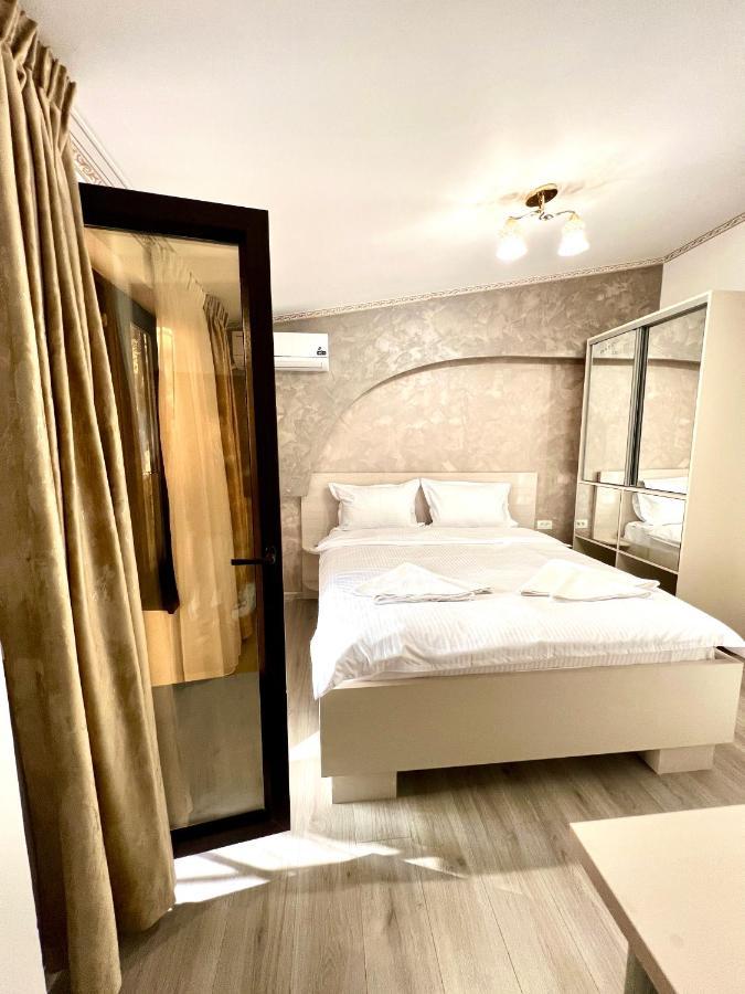 Hotel Marina 2 Букурещ Екстериор снимка
