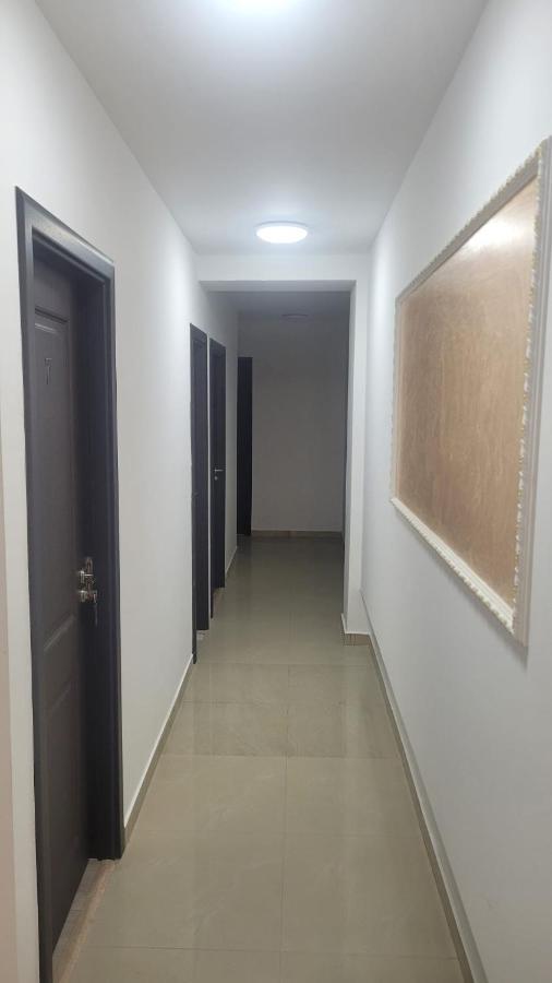 Hotel Marina 2 Букурещ Екстериор снимка